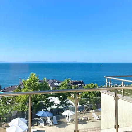 Apolon Complex Aparthotel 3*