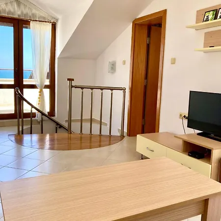 Apolon Complex Aparthotel 3*