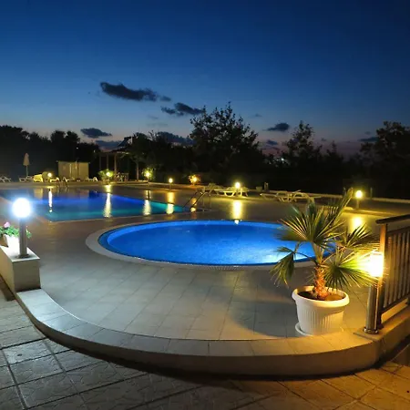 Apolon Complex Lejlighedshotel