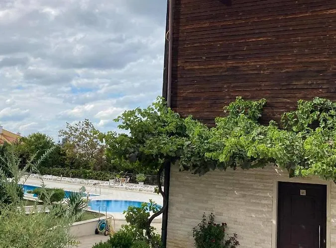 Apolon Complex Hotel apartamentowy 4*