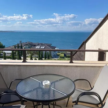 Apolon Complex Aparthotel 4*